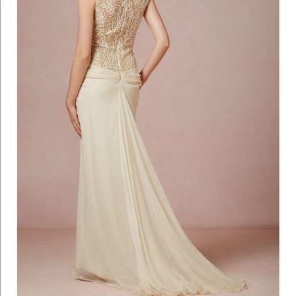 Beautiful dress - Picture 2 of 3